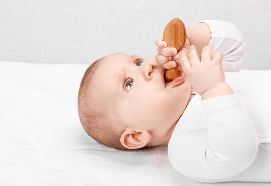 Bébé Fait ses Dents : Comment le Soulager Efficacement ?