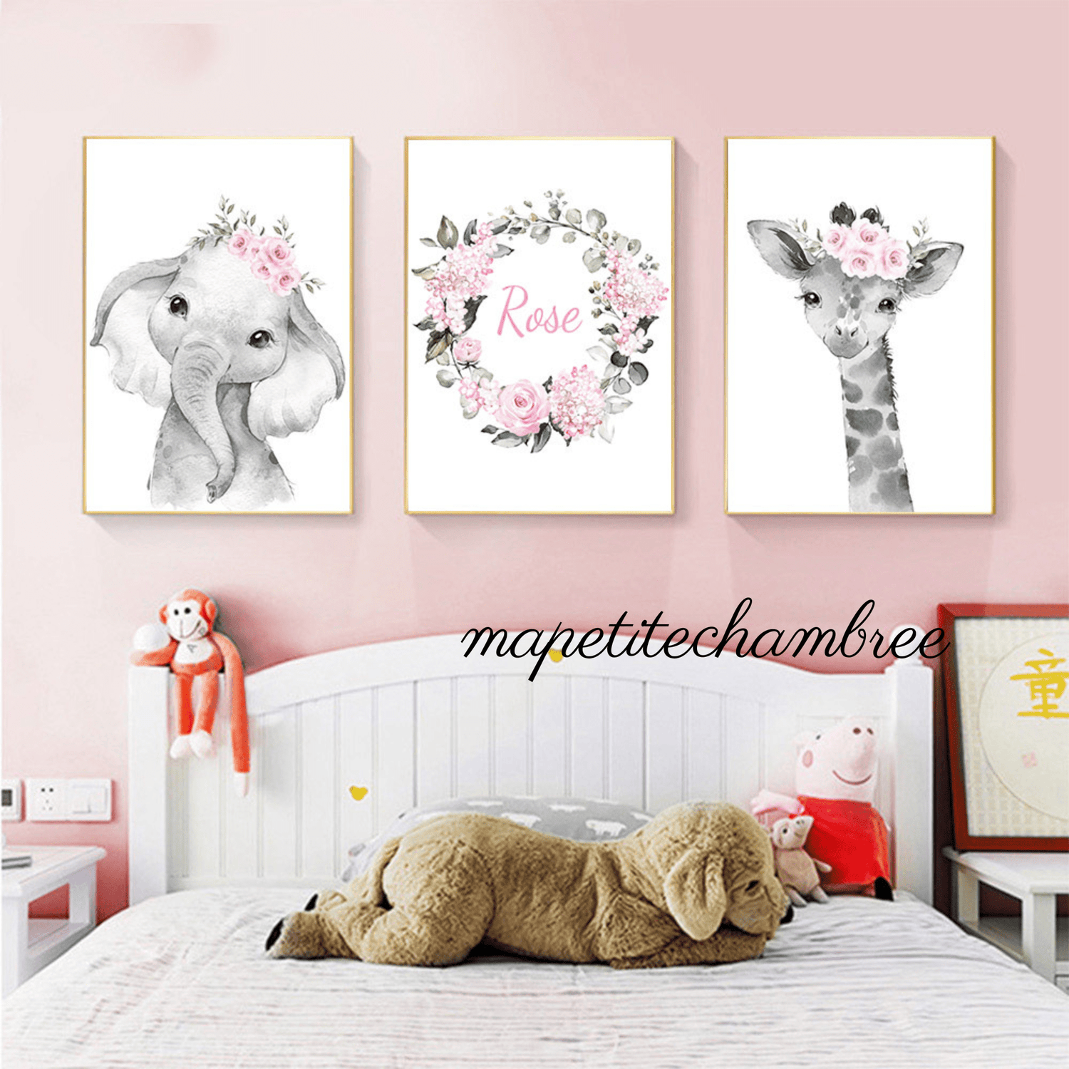 lot de 3 affiches murales roses avec une éléphant une girafe et une affiche avec le prénom rose entouré de fleurs